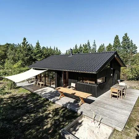 Island Life With Undisturbed Nature And Calmness *