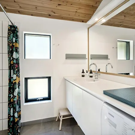 Island Life With Undisturbed Nature And Calmness *