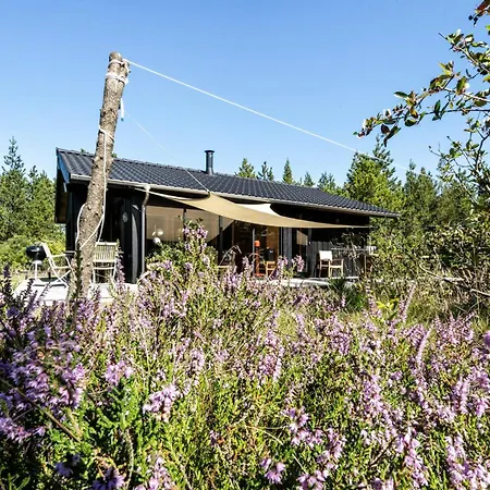 Island Life With Undisturbed Nature And Calmness *